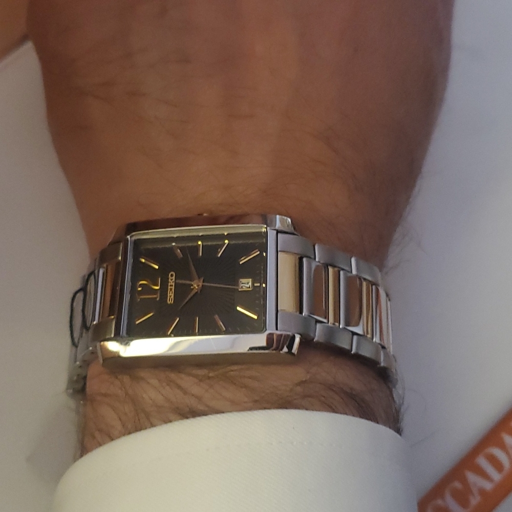 Seiko Men's SKK701 Dress Two-Tone Solid Stainless-Steel Case and Bracelet - Picture 5 of 7
